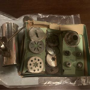 Combination cake decorating kit